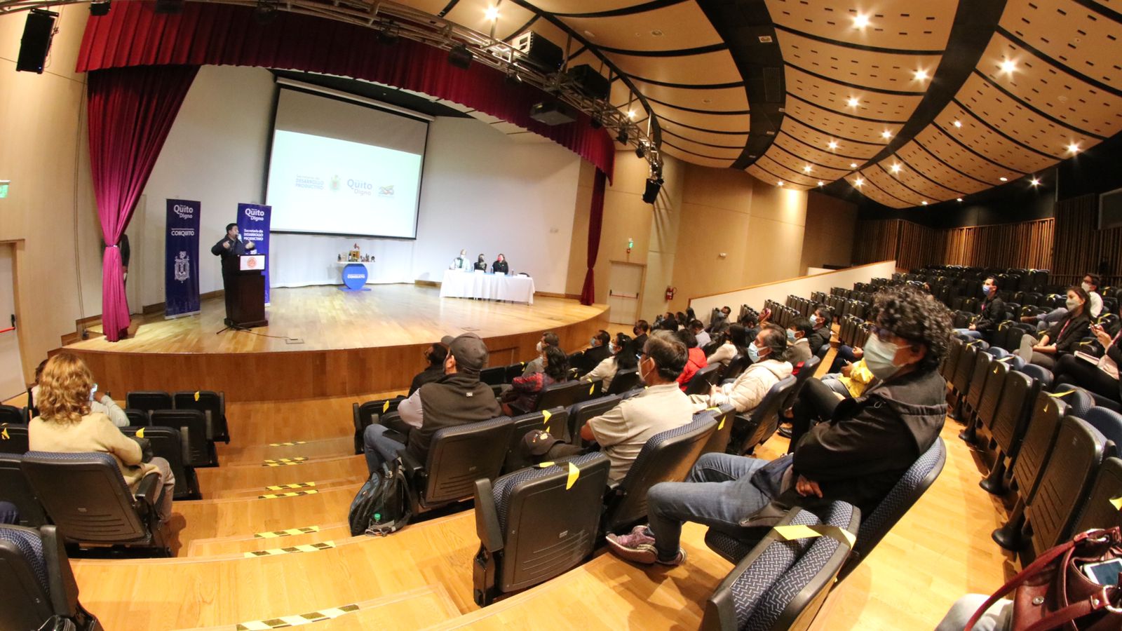 Con feria de emprendimientos arrancó la Campaña Quito, Ciudad por el Comercio Justo